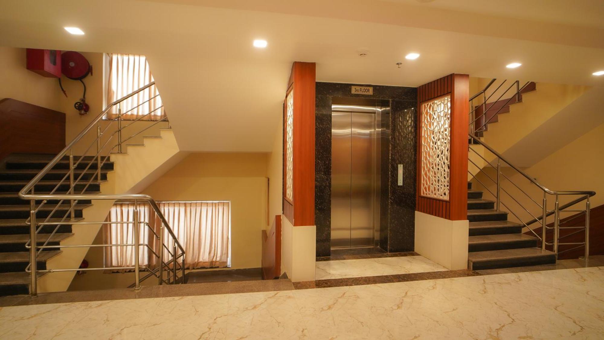 Hotel Mayuri !! Couple Friendly Family Hotel !! Digha  Dış mekan fotoğraf