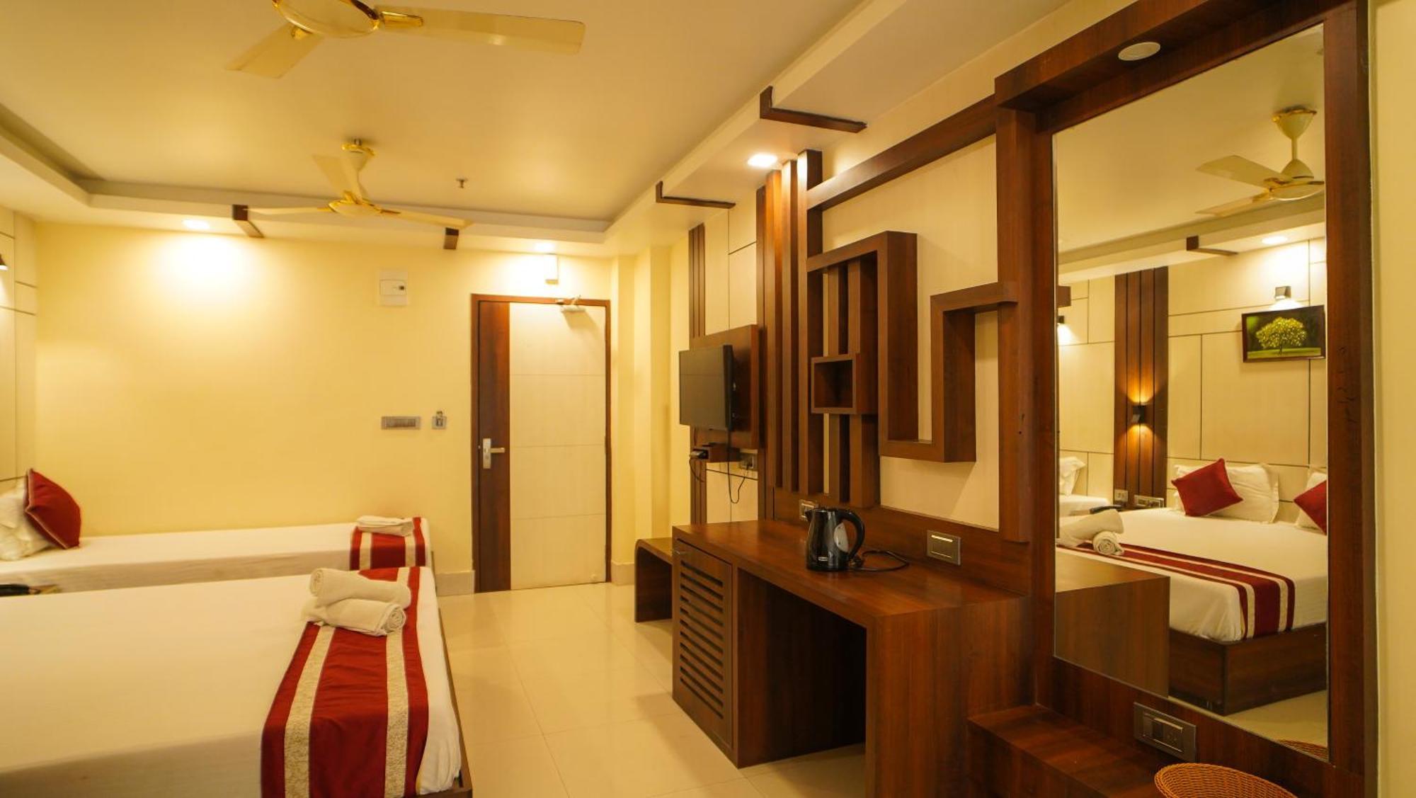 Hotel Mayuri !! Couple Friendly Family Hotel !! Digha  Dış mekan fotoğraf